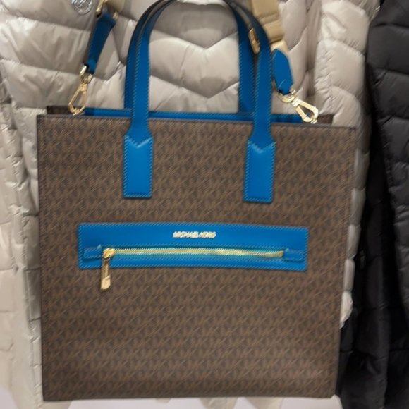 Michael Kors Kenly Large Tote - Picture 13 of 16